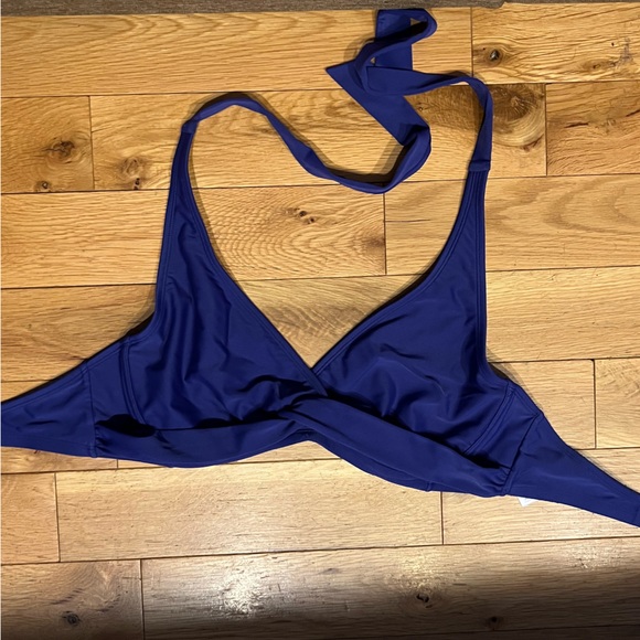 Athleta twist front bra cup halter bikini - Picture 2 of 4